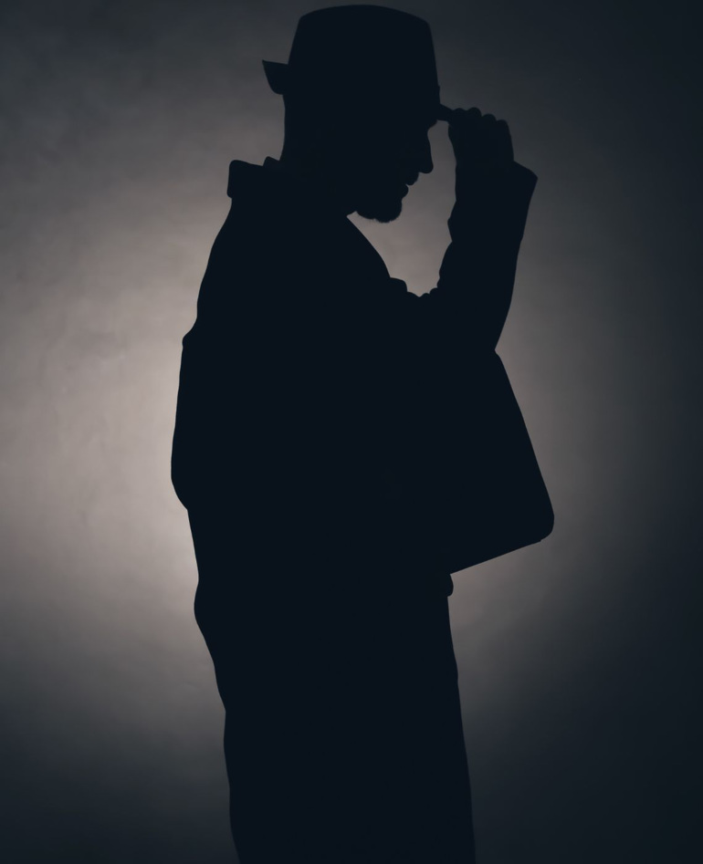 Detektiv führt verdeckte Ermittlung durch